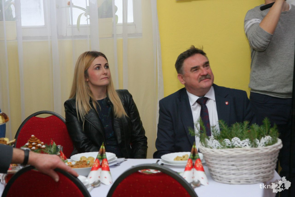 W Słupi Koneckiej na wspólnej wigilii spotkali się samotni i seniorzy [wideo, zdjęcia]
