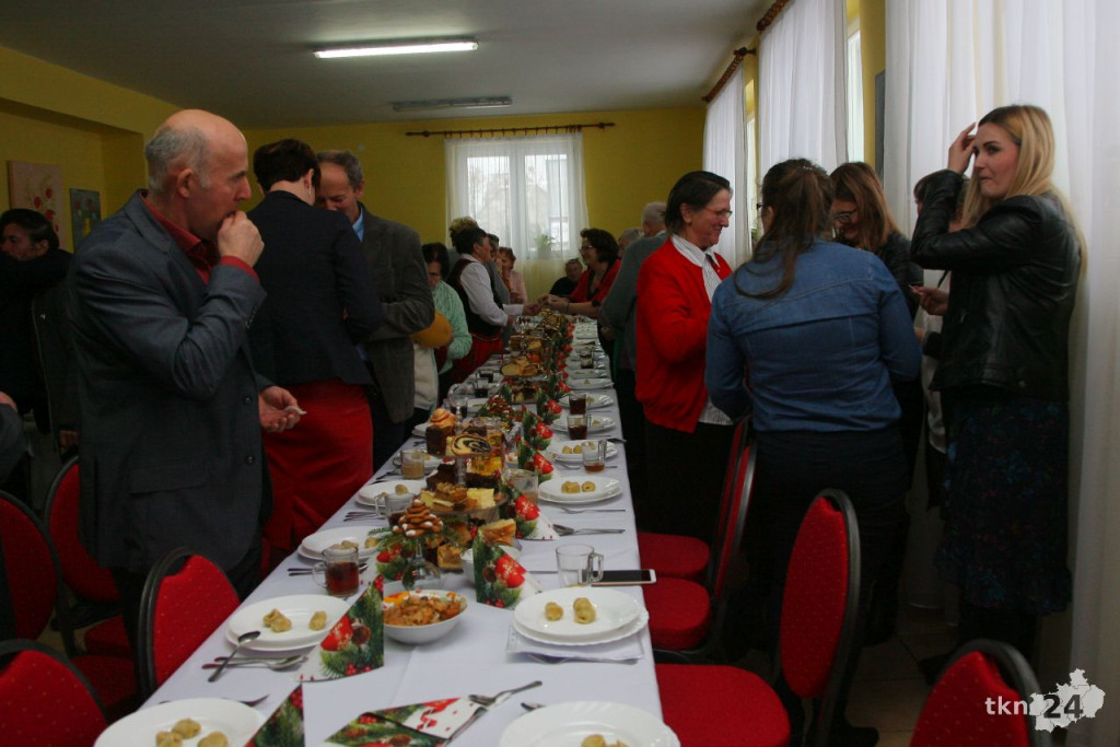 W Słupi Koneckiej na wspólnej wigilii spotkali się samotni i seniorzy [wideo, zdjęcia]