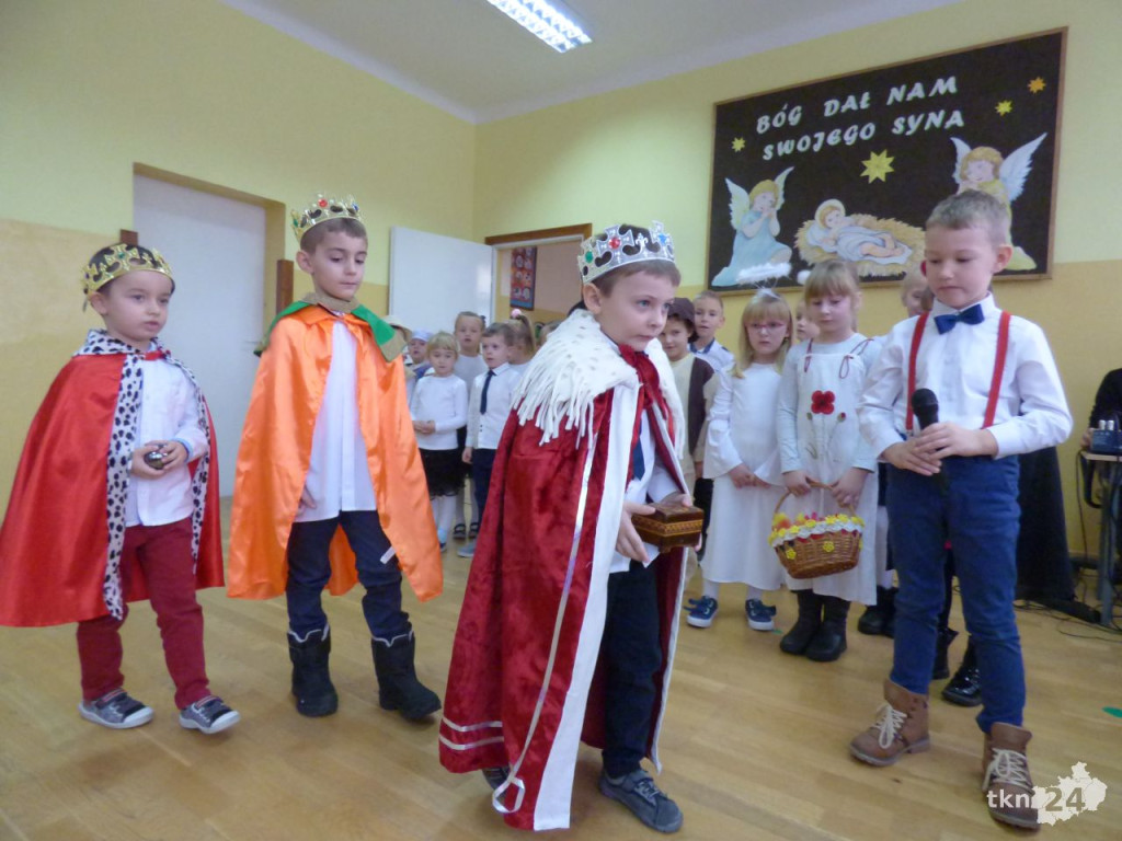 Piękne Jasełka przygotowały mieszkańców gminy Ruda Maleniecka do świąt [zdjęcia]