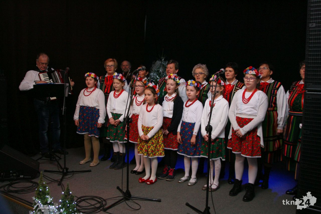 Uczta z folklorem na ponad 500 pierogów! [wideo, zdjęcia]