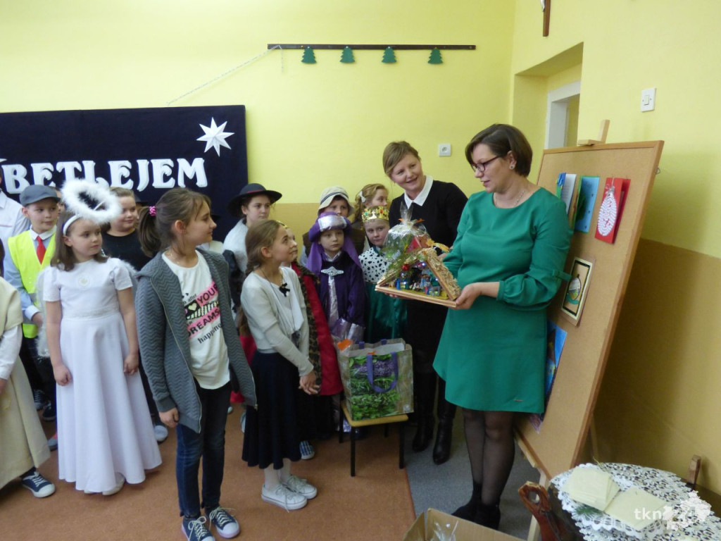 Piękne Jasełka przygotowały mieszkańców gminy Ruda Maleniecka do świąt [zdjęcia]
