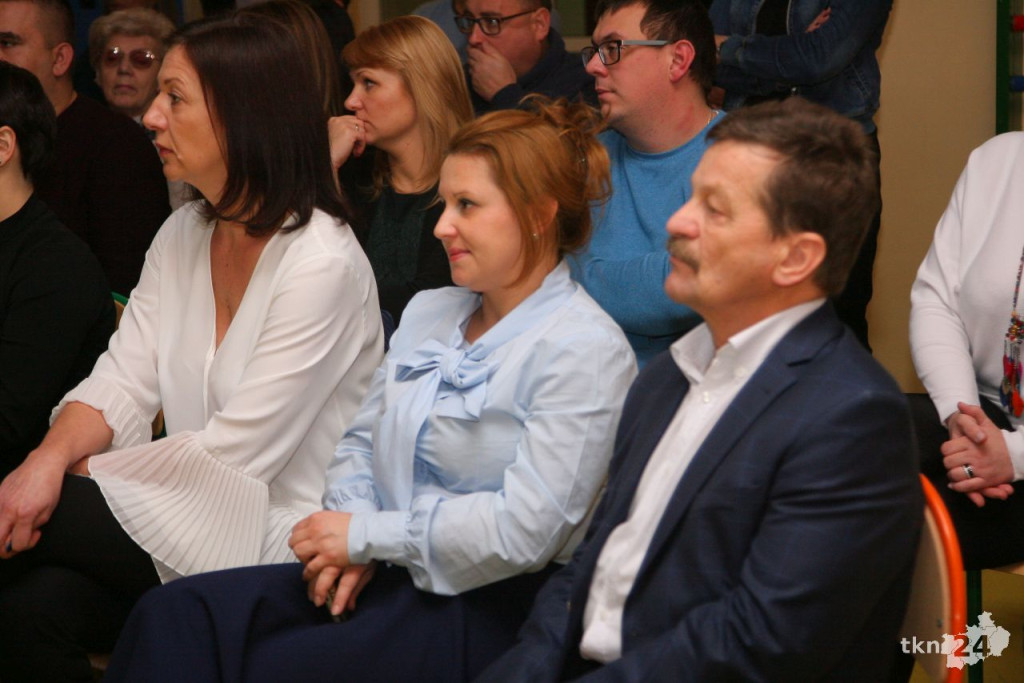 W Prywatnej Szkole Podstawowej podczas jasełek połączyli tradycję i nowoczesność [wideo, zdjęcia]