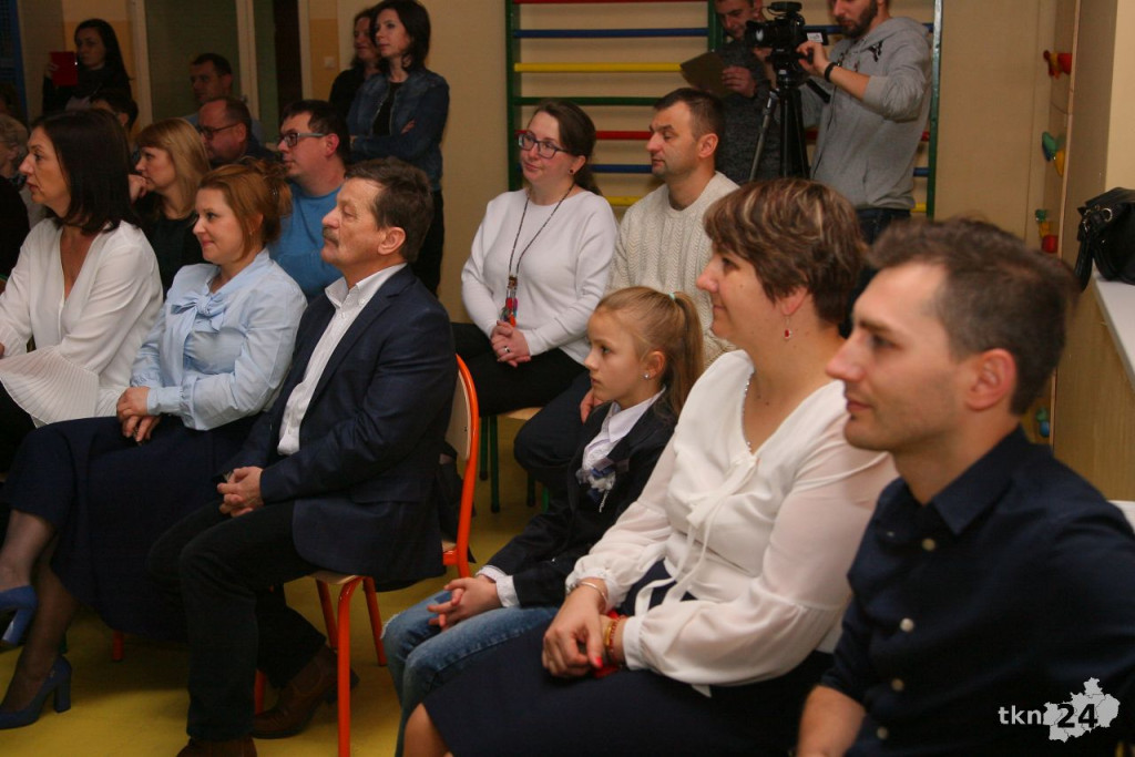 W Prywatnej Szkole Podstawowej podczas jasełek połączyli tradycję i nowoczesność [wideo, zdjęcia]