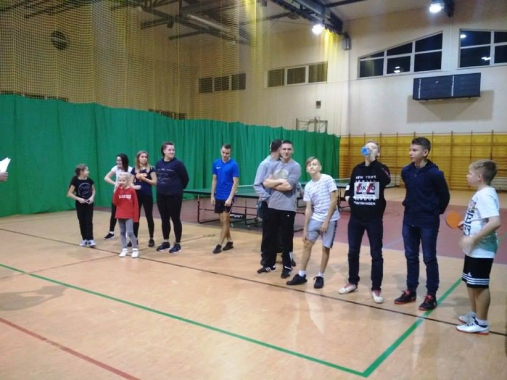 Grudniowe turnieje sportowe w gminie Fałków [zdjęcia]
