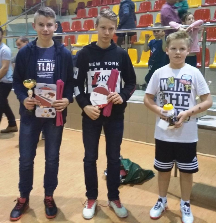Grudniowe turnieje sportowe w gminie Fałków [zdjęcia]