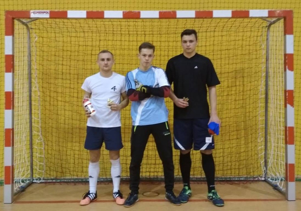 Grudniowe turnieje sportowe w gminie Fałków [zdjęcia]