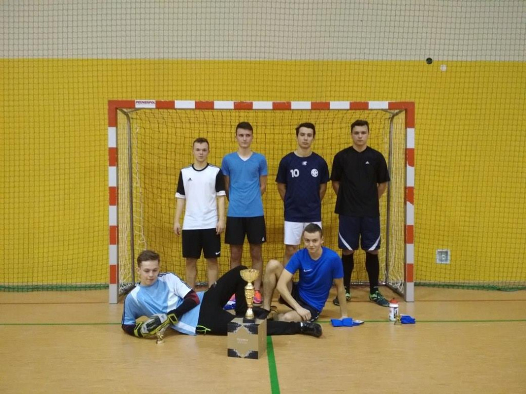 Grudniowe turnieje sportowe w gminie Fałków [zdjęcia]