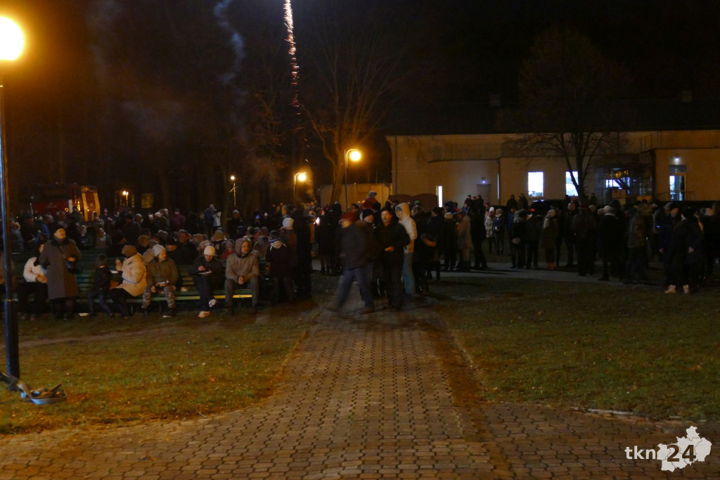 Sylwester w Końskich z laserami! [wideo, zdjęcia]