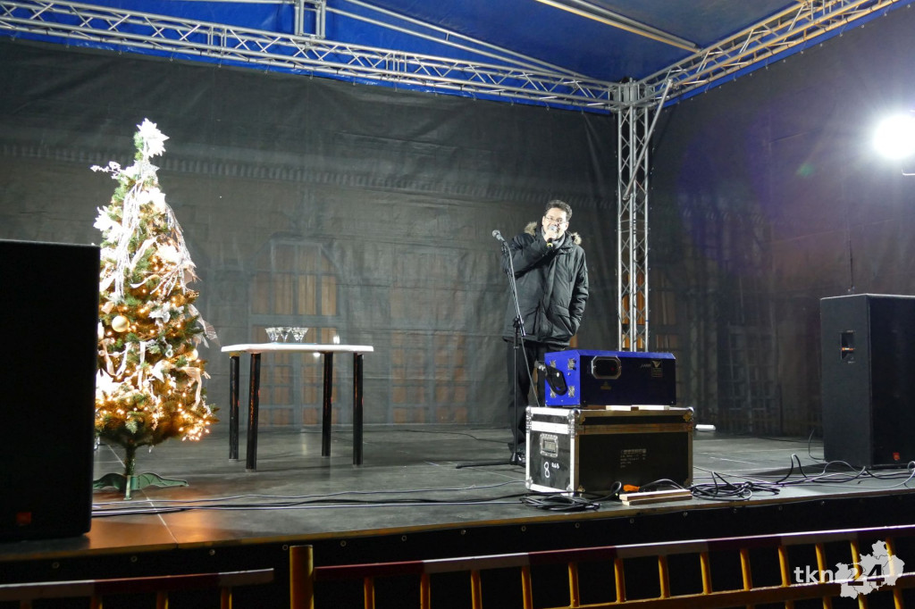 Sylwester w Końskich z laserami! [wideo, zdjęcia]