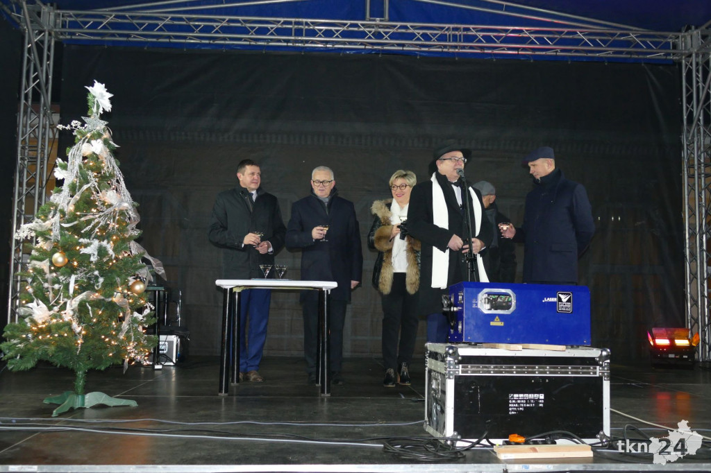 Sylwester w Końskich z laserami! [wideo, zdjęcia]