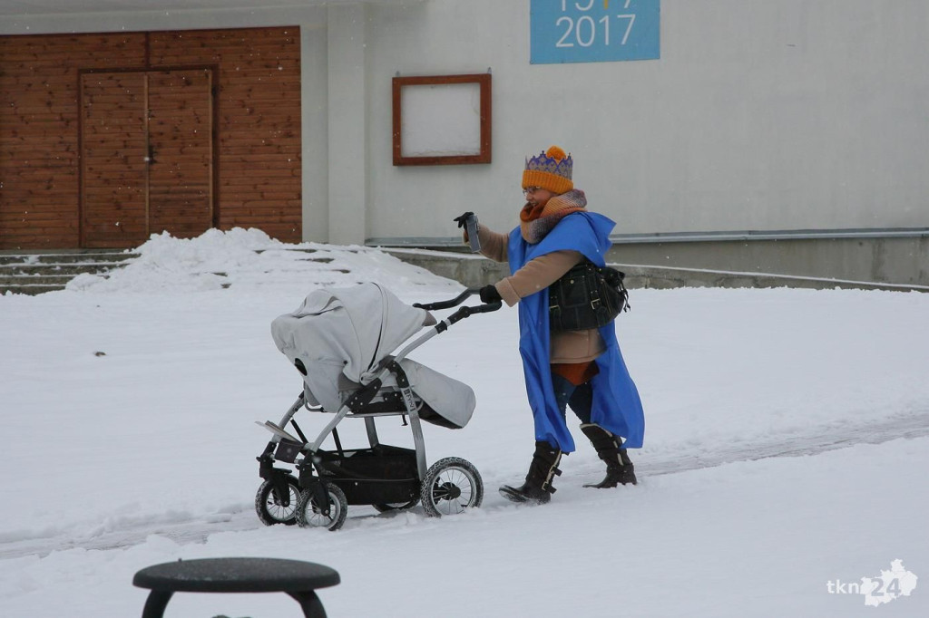 Kolorowy Orszak Trzech Króli przeszedł ulicami Końskich [zdjęcia]