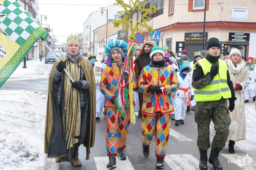 Kolorowy Orszak Trzech Króli przeszedł ulicami Końskich [zdjęcia]