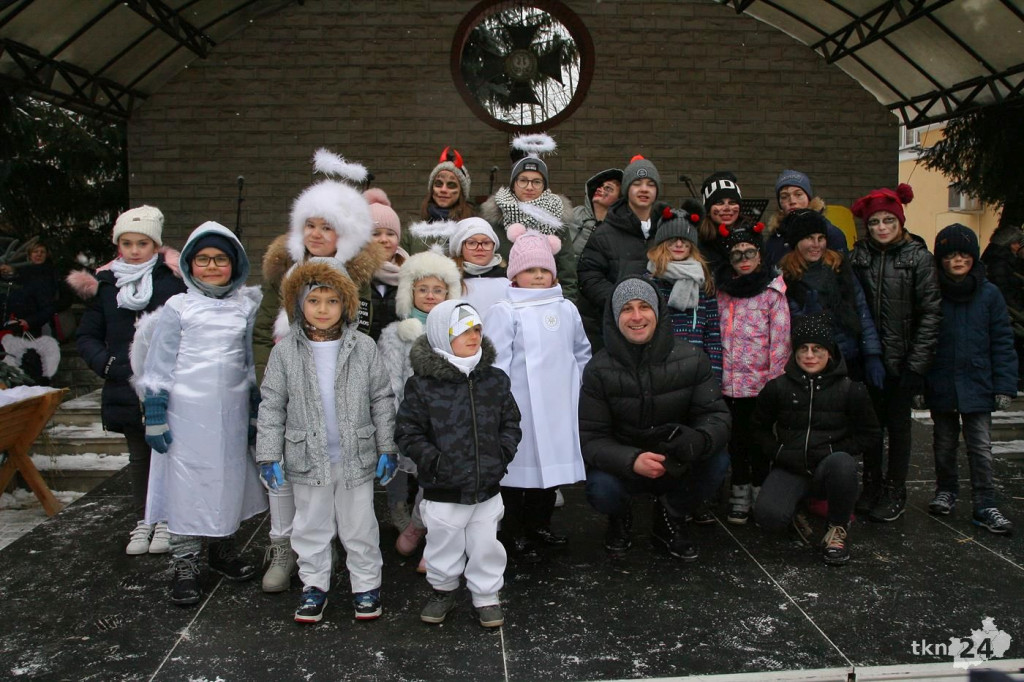 Kolorowy Orszak Trzech Króli przeszedł ulicami Końskich [zdjęcia]