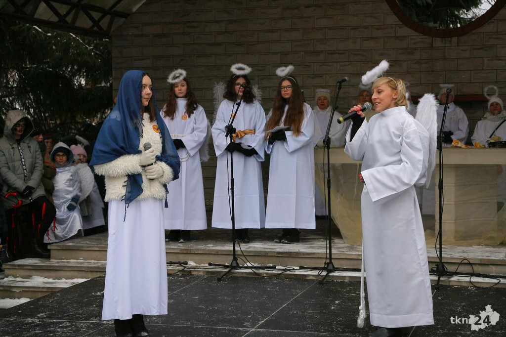 Kolorowy Orszak Trzech Króli przeszedł ulicami Końskich [zdjęcia]