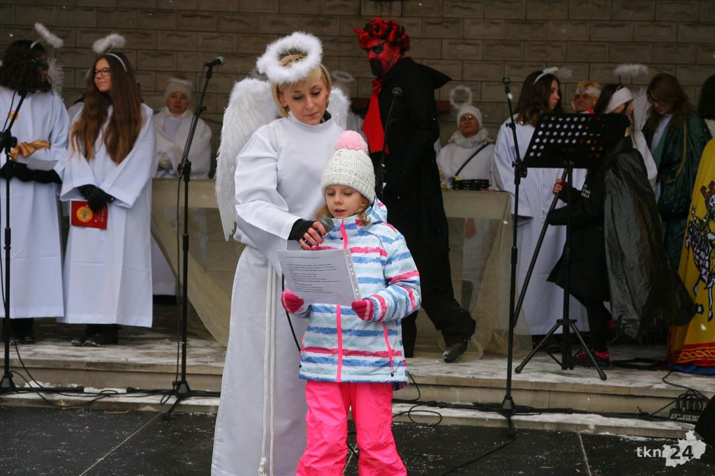 Kolorowy Orszak Trzech Króli przeszedł ulicami Końskich [zdjęcia]