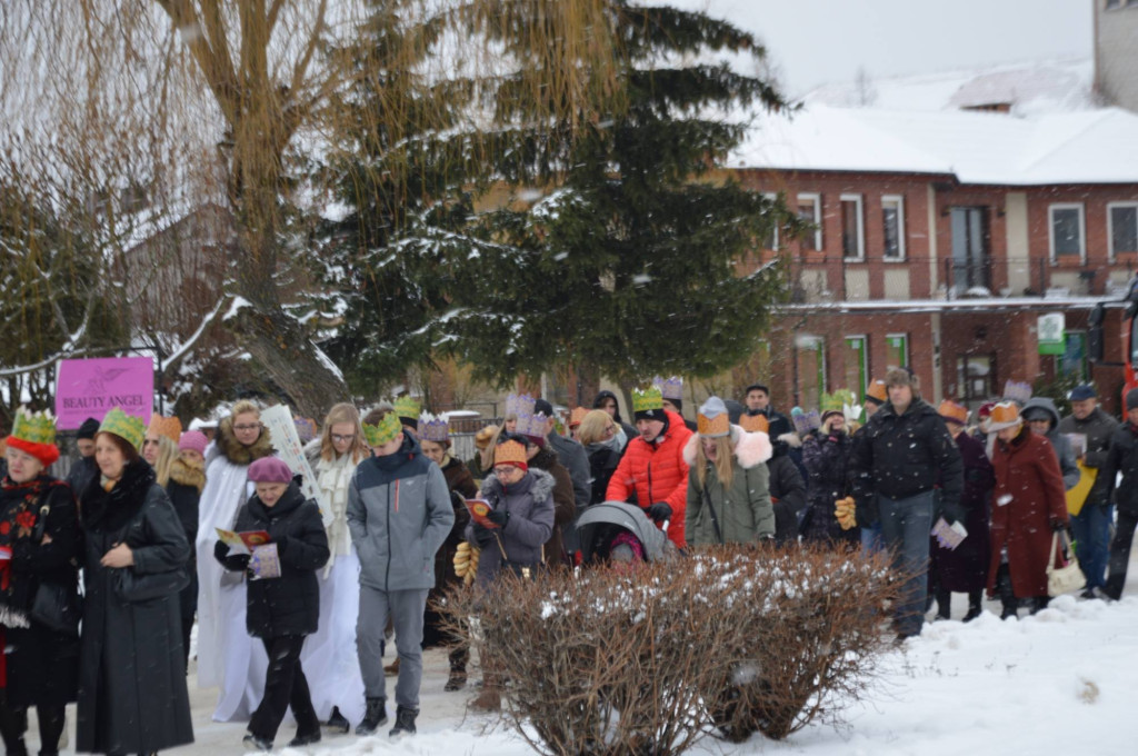 Stąporkowianie uczestniczyli w barwnym Orszaku Trzech Króli [zdjęcia]