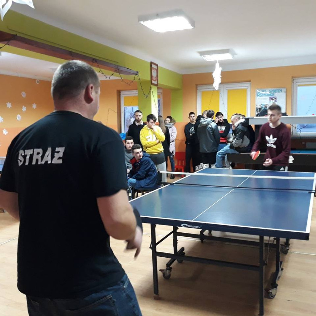 Na Trzech Króli grali w tenisa stołowego [zdjęcia]