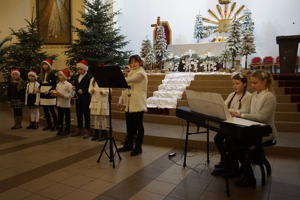 Piękny koncert kolęd i pastorałek w kościele pw. Chrystusa Odkupiciela [wideo, zdjęcia]