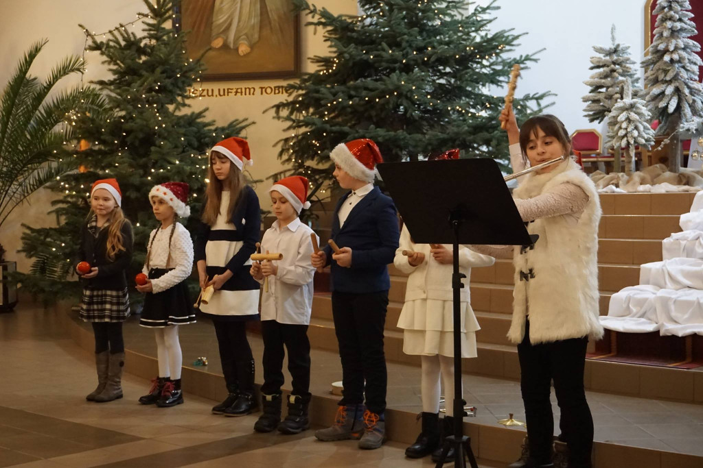 Piękny koncert kolęd i pastorałek w kościele pw. Chrystusa Odkupiciela [wideo, zdjęcia]