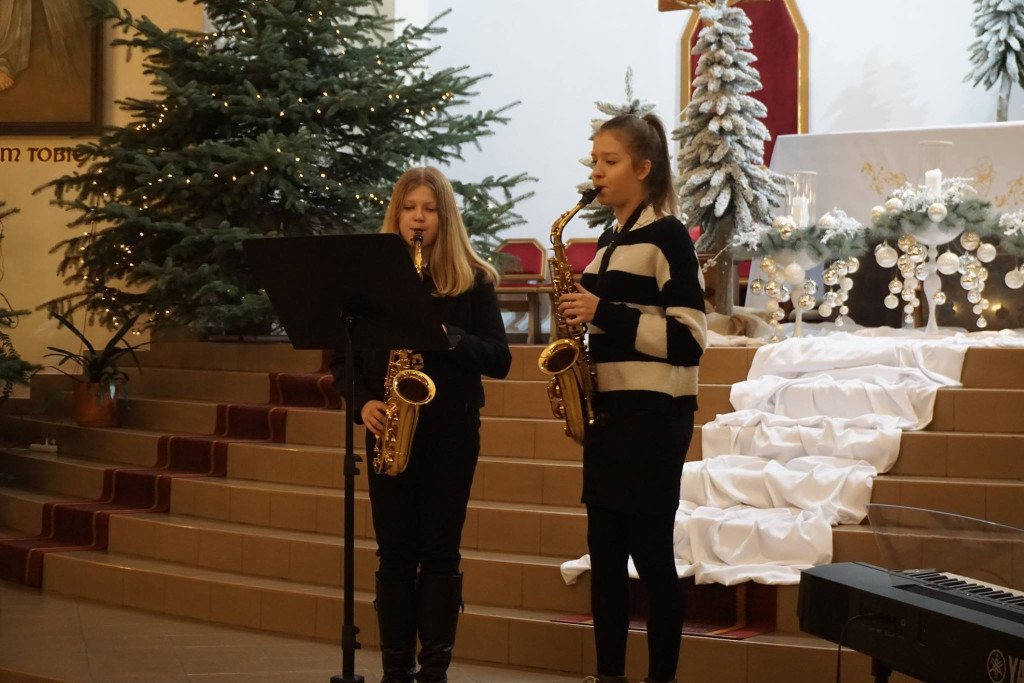 Piękny koncert kolęd i pastorałek w kościele pw. Chrystusa Odkupiciela [wideo, zdjęcia]