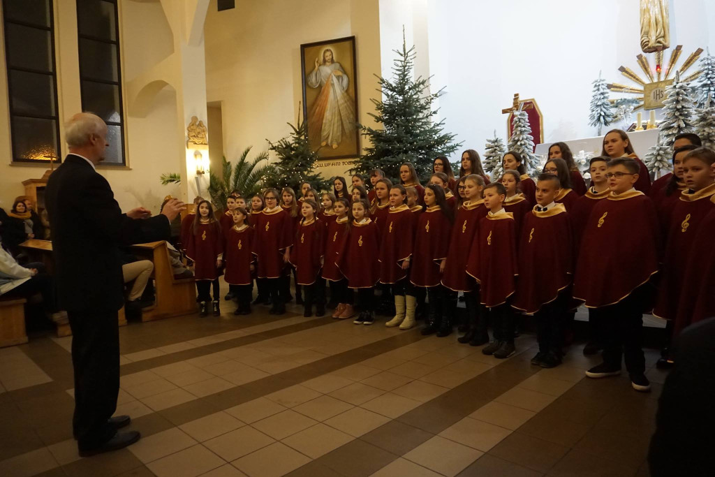 Piękny koncert kolęd i pastorałek w kościele pw. Chrystusa Odkupiciela [wideo, zdjęcia]