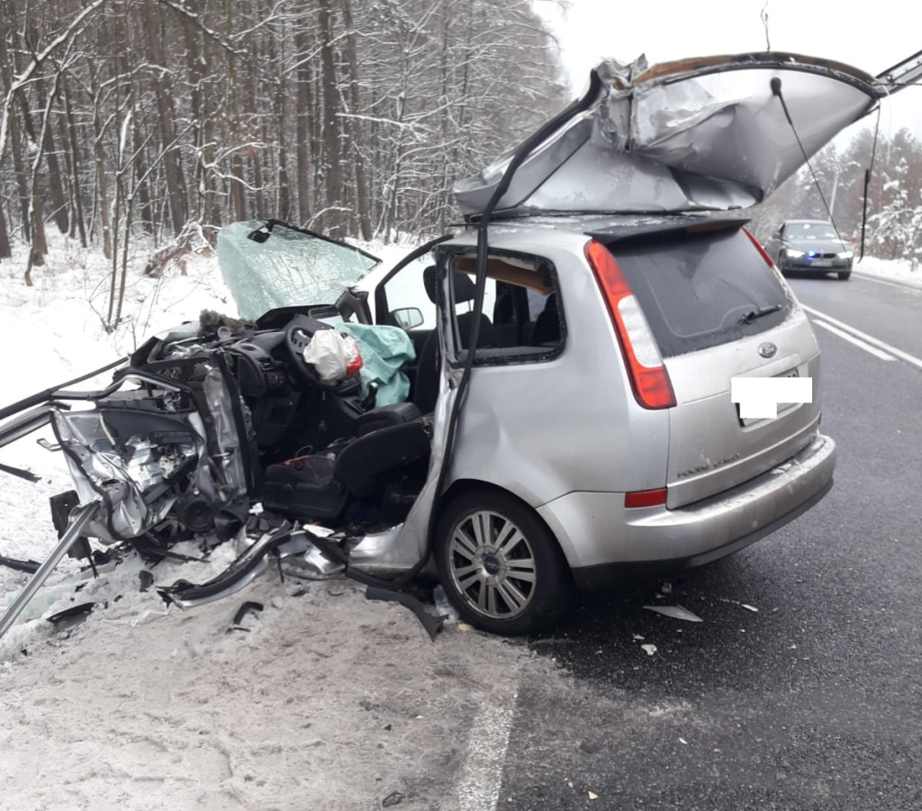 Tragedia w Koziej Woli. Nie żyje kierowca [zdjęcia]