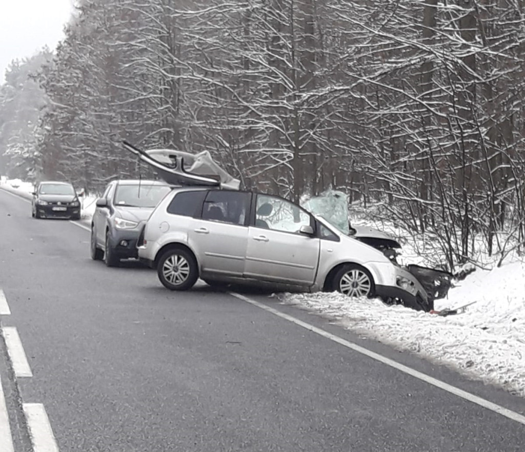 Tragedia w Koziej Woli. Nie żyje kierowca [zdjęcia]