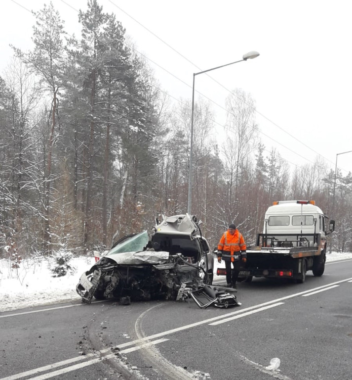 Tragedia w Koziej Woli. Nie żyje kierowca [zdjęcia]