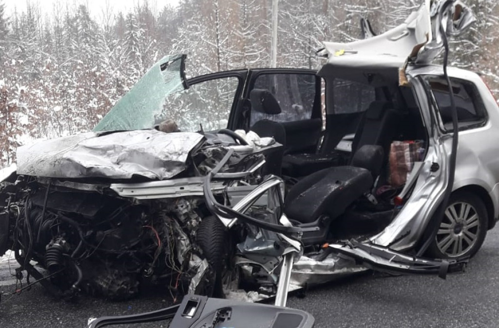 Tragedia w Koziej Woli. Nie żyje kierowca [zdjęcia]