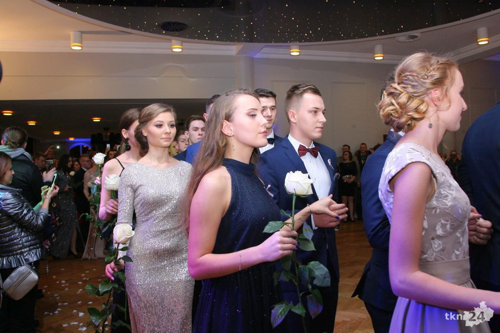 Relacja wideo: Studniówka I LO w Końskich 2019