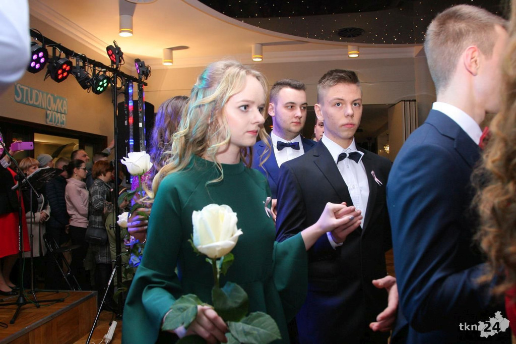 Relacja wideo: Studniówka I LO w Końskich 2019