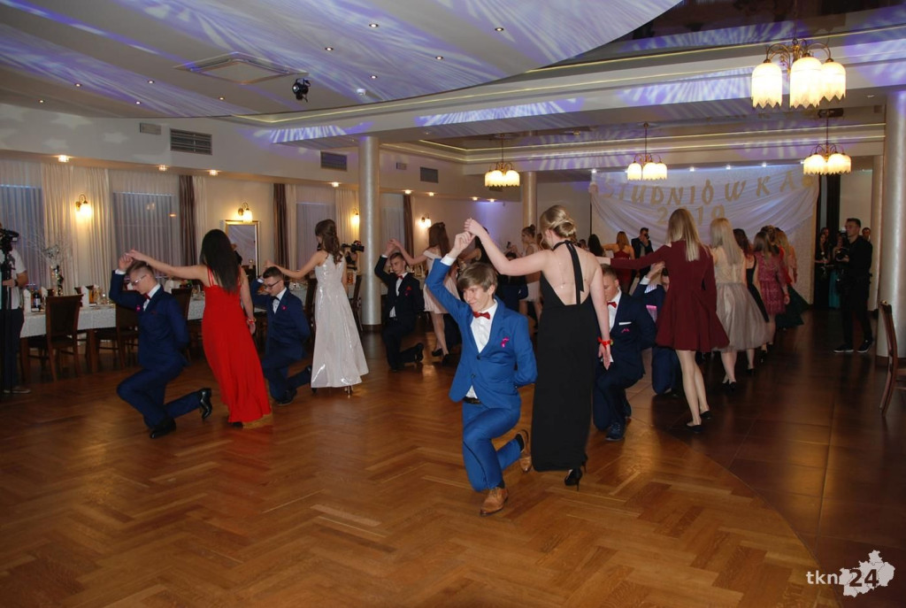 Wideo: Studniówka ZSP Stąporków z gwiazdą disco-polo!
