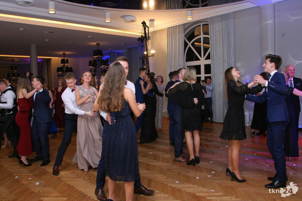 Relacja wideo: Studniówka I LO w Końskich 2019