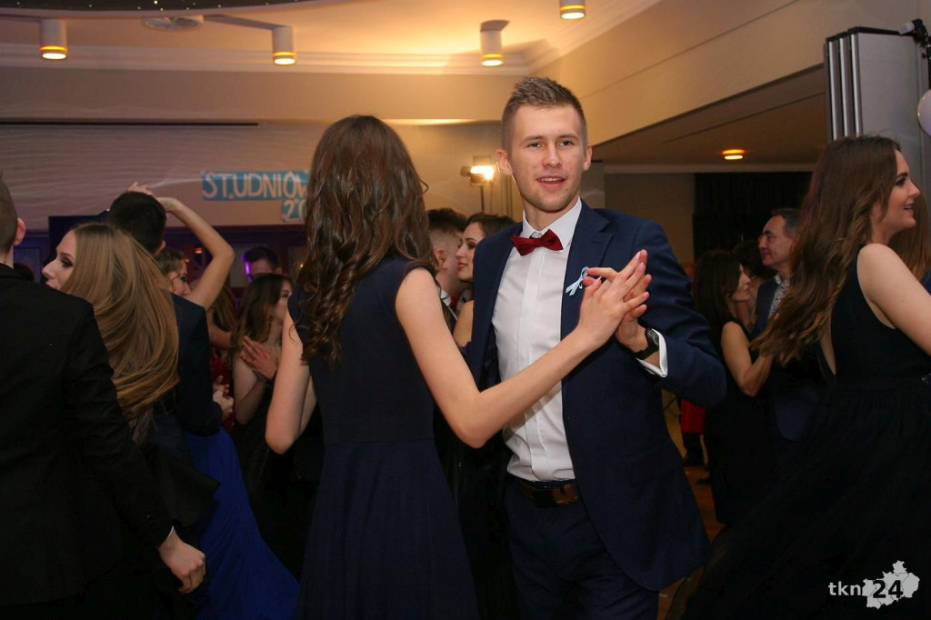 Relacja wideo: Studniówka I LO w Końskich 2019