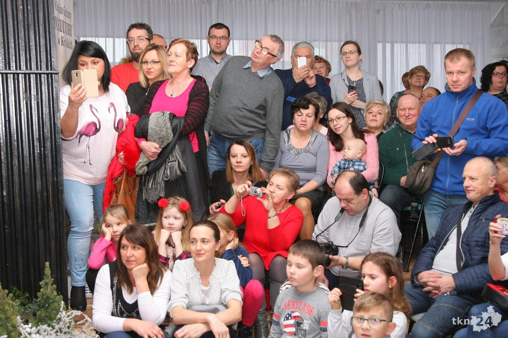 Przedszkole nr 6 z noworocznym przedstawieniem dla babć i dziadków [wideo, zdjęcia]