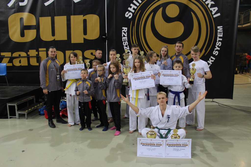 Zawodnicy Koneckiego Klubu Karate z medalami w Rzeszowie [zdjęcia]