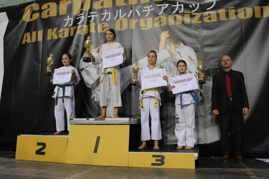Zawodnicy Koneckiego Klubu Karate z medalami w Rzeszowie [zdjęcia]