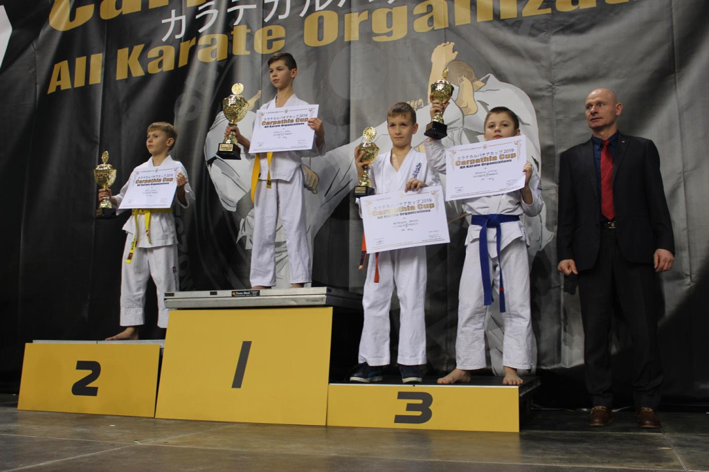 Zawodnicy Koneckiego Klubu Karate z medalami w Rzeszowie [zdjęcia]