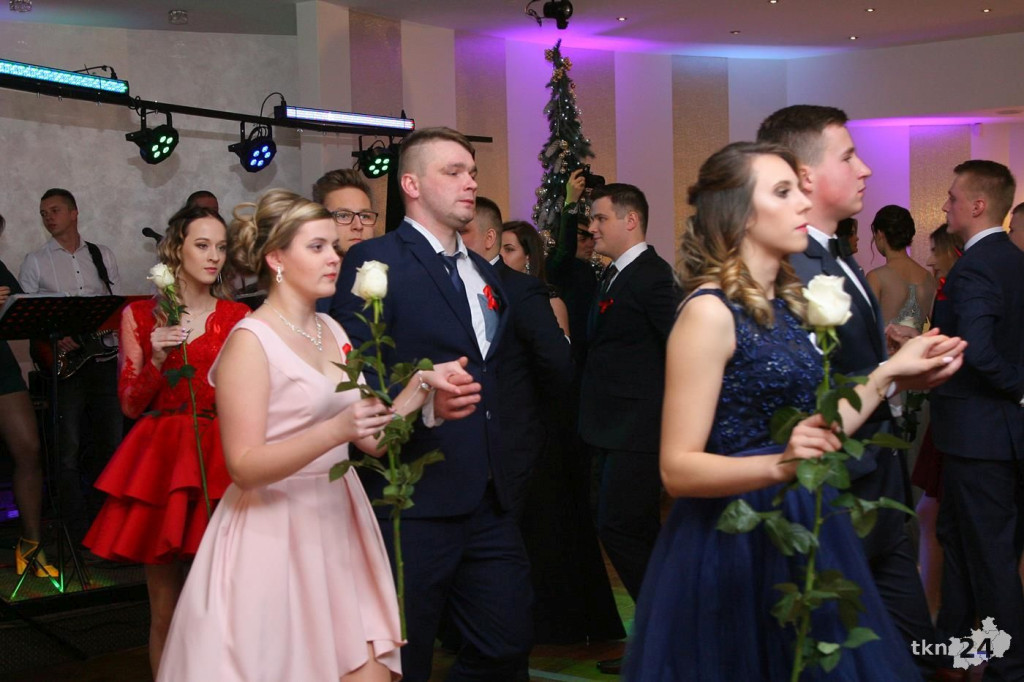 Relacja wideo: Studniówka Ekonomika z zespołem Łobuzy!