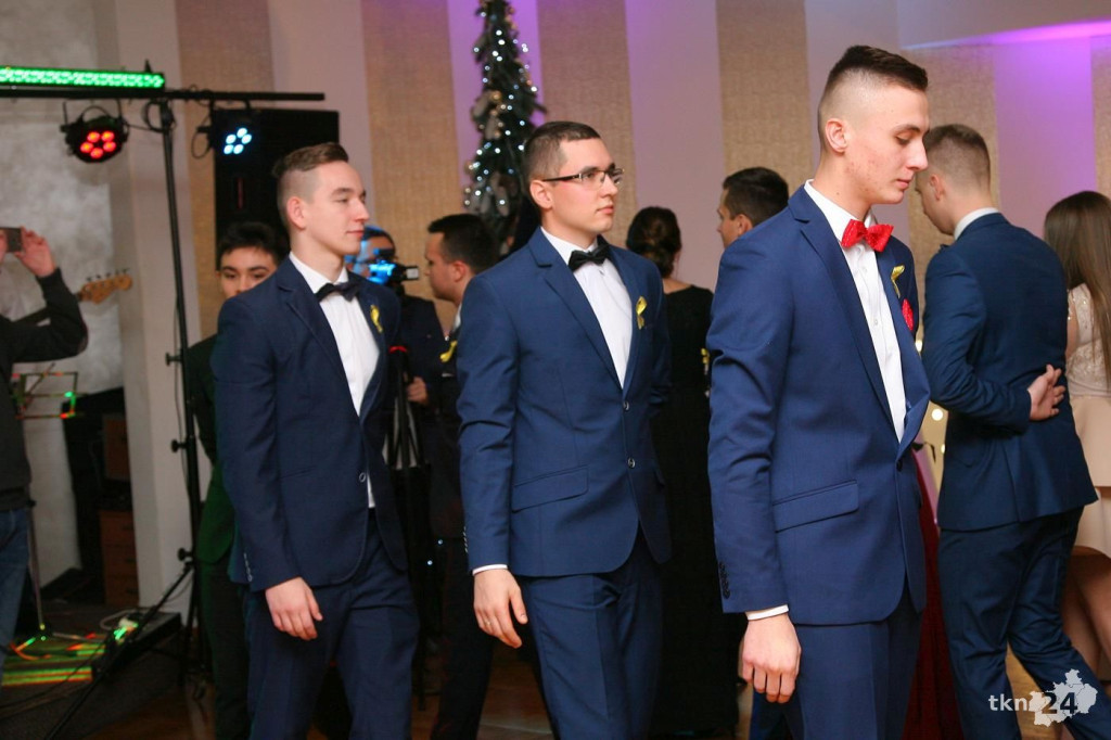 Relacja wideo: Studniówka Ekonomika z zespołem Łobuzy!