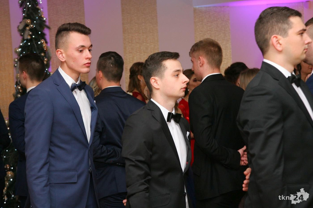 Relacja wideo: Studniówka Ekonomika z zespołem Łobuzy!