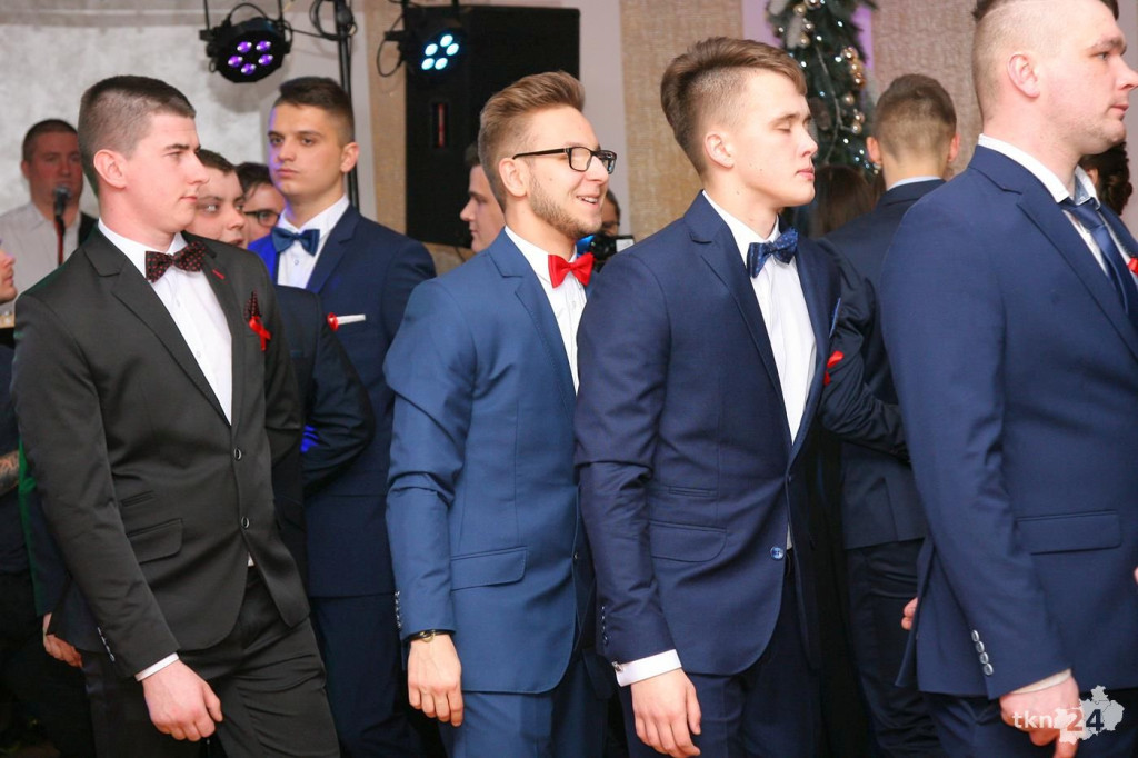 Relacja wideo: Studniówka Ekonomika z zespołem Łobuzy!