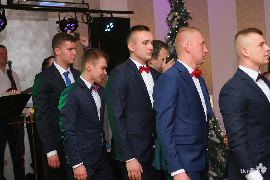 Relacja wideo: Studniówka Ekonomika z zespołem Łobuzy!