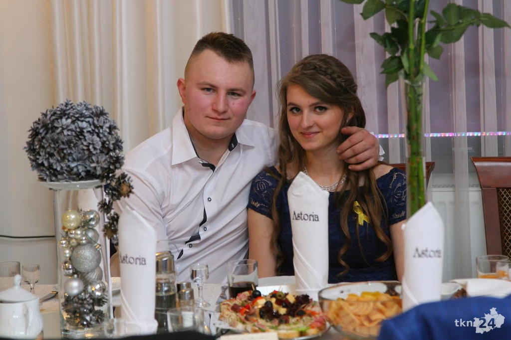 Relacja wideo: Studniówka Ekonomika z zespołem Łobuzy!