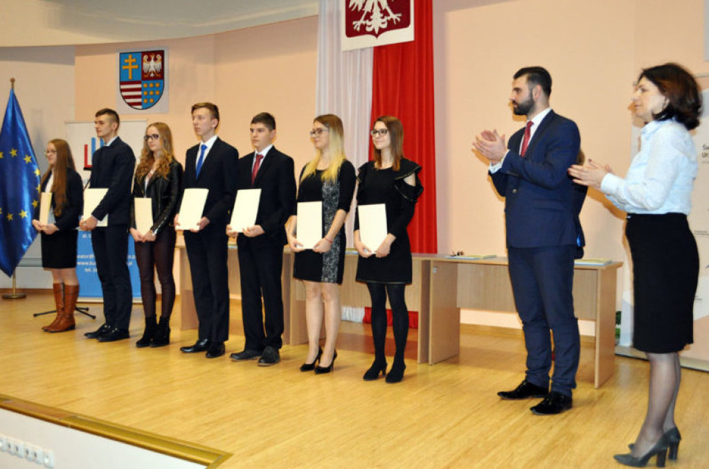 Nasi najlepsi uczniowie ze stypendiami [zdjęcia]