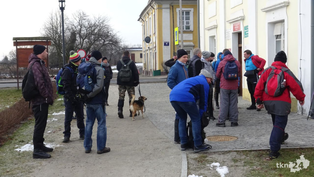 Piechurzy na trasie jubileuszowego Zimowego Marszu! [wideo, zdjęcia]