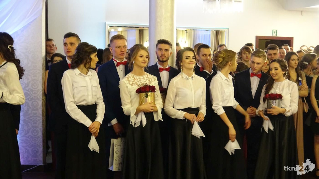 Opoczyńska studniówka w Końskich z zespołem Top Girls! [wideo, zdjęcia]