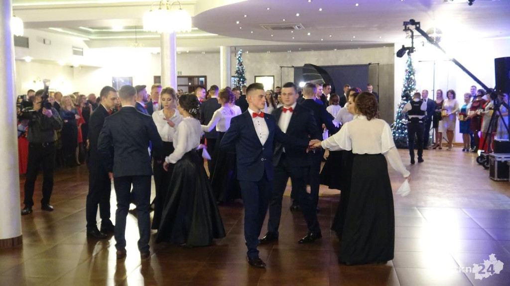 Opoczyńska studniówka w Końskich z zespołem Top Girls! [wideo, zdjęcia]