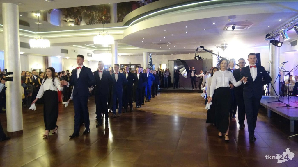 Opoczyńska studniówka w Końskich z zespołem Top Girls! [wideo, zdjęcia]