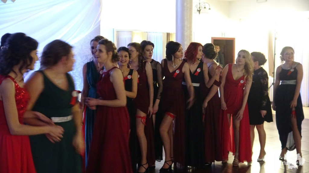 Opoczyńska studniówka w Końskich z zespołem Top Girls! [wideo, zdjęcia]